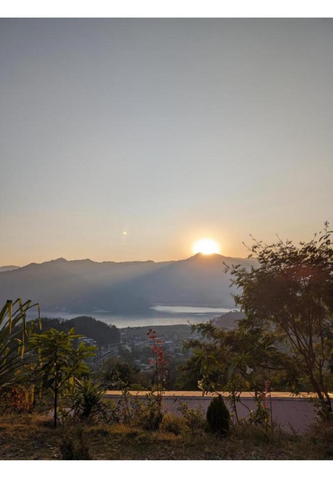 Into The Wild Pokhara Villa Kāskī Eksteriør billede