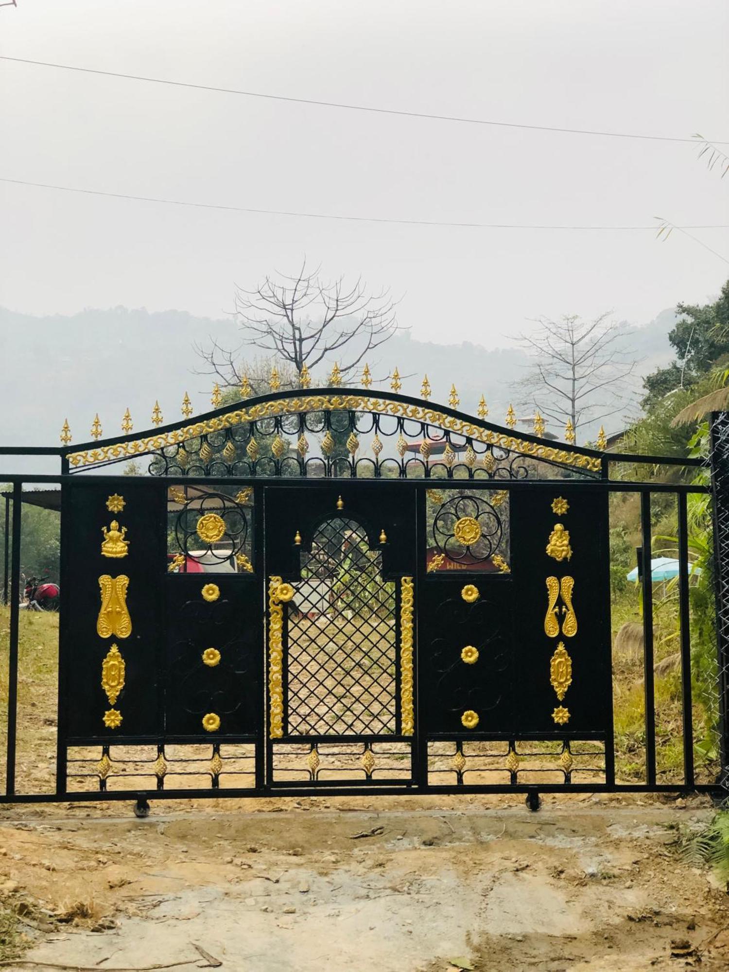 Into The Wild Pokhara Villa Kāskī Eksteriør billede